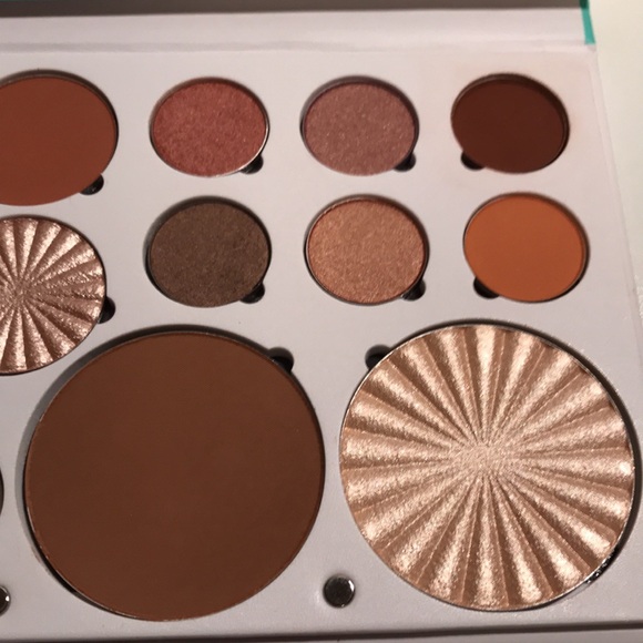 OFRA Boho refillable Pro Palette NEW in box - Picture 6 of 13